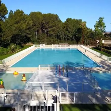 Domaine De La Coudouliere, T2 Climatise Terrasse Vue Sans Vis A Vis A 100m *